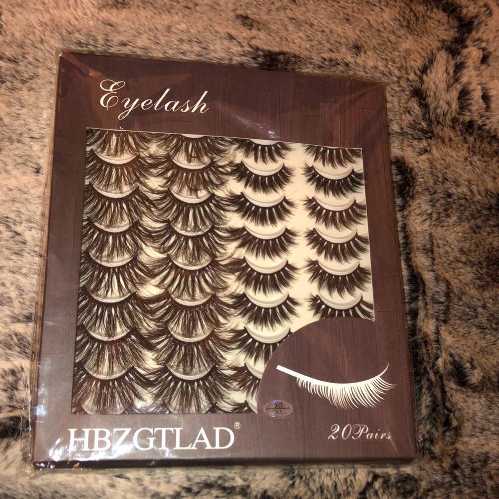 20 Pairs in 1 pack 3D XI Lashes✨ Brand New